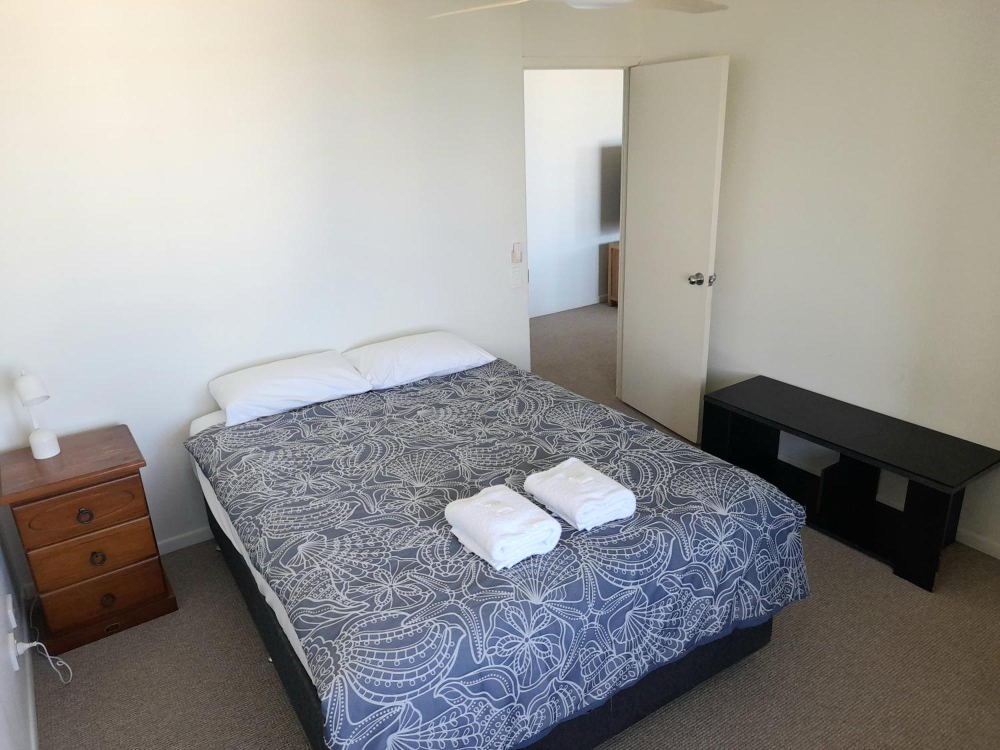 Burgess @ Kings Beach Apartments 칼론드라 외부 사진